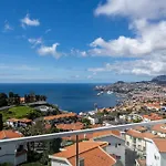 Wonderful 3-bedroom With Pool * Funchal (Madeira)