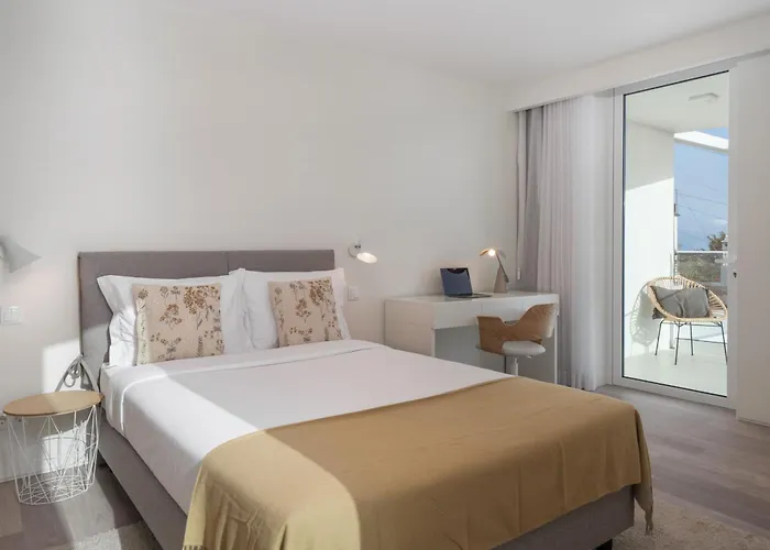 Wunderschöne - 3-schlafzimmer-villa Mit Pool Ferienhaus