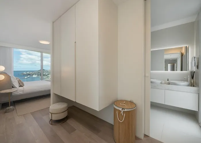 Ferienhaus Wunderschöne - 3-schlafzimmer-villa Mit Pool Funchal (Madeira)