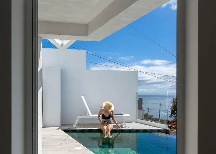 Wunderschöne - 3-schlafzimmer-villa Mit Pool * Funchal (Madeira)