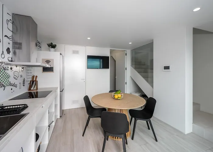 Ferienhaus Wunderschöne - 3-schlafzimmer-villa Mit Pool Funchal (Madeira)