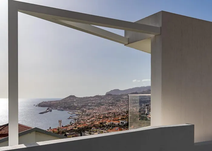 Wunderschöne - 3-schlafzimmer-villa Mit Pool * Funchal (Madeira)